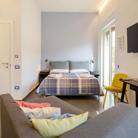 B&B Un Passo Dal Treno Piazza Vittorio Veneto 36-Salerno Station Luaran gambar